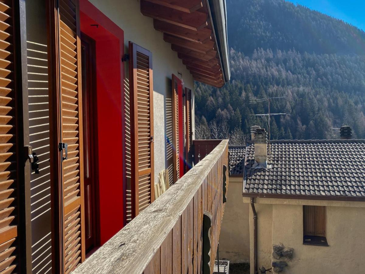Mansarda Corno D'Aola Lägenhet Ponte Di Legno Exteriör bild